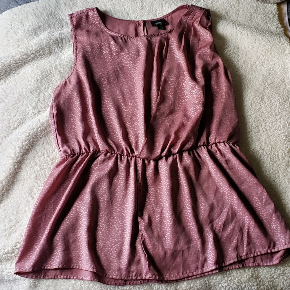 Gorgeous Mossimo Sleeveless Blouse
